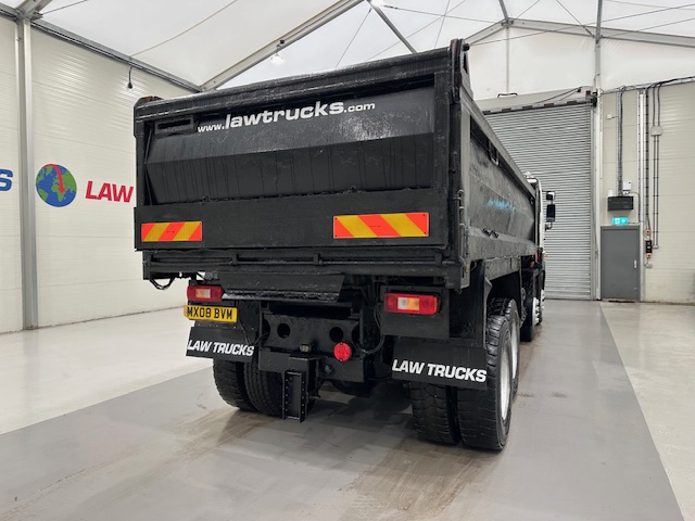 Hino 700 3241 8×4 Sleeper Cab Steel Tipper Grab