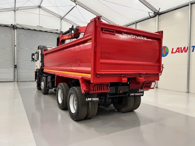 Volvo FM 400 8×4 Steel Tipper Grab Manual
