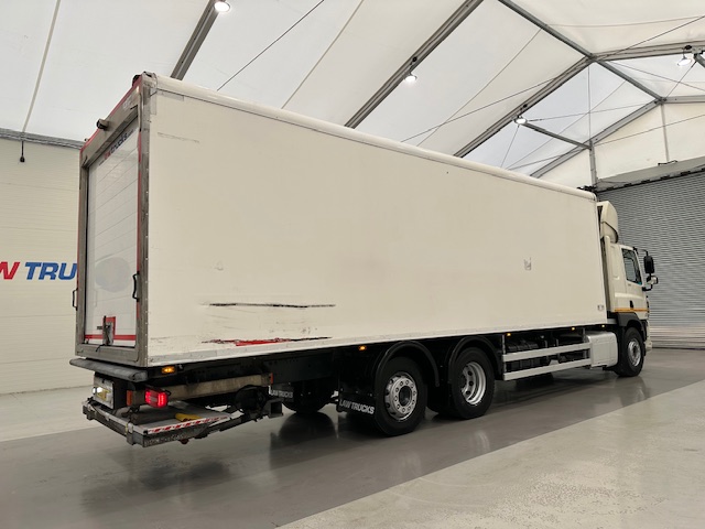 DAF CF 370 6×2 Sleeper Cab Fridge Box