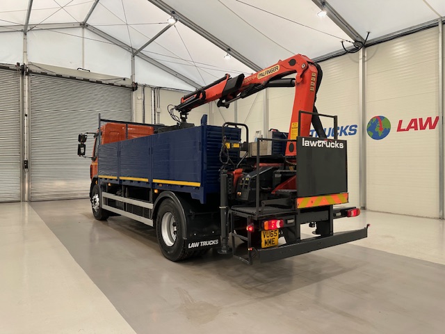 DAF LF 220 Day Cab Dropside Brick Grab