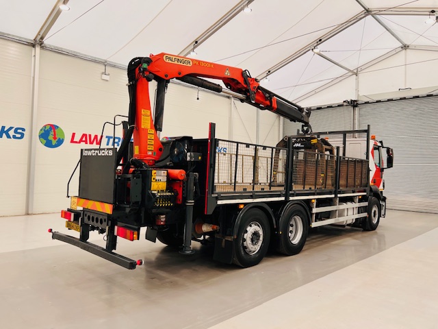 Iveco Stralis 310 Euro 6 6×2 Flatbed Brick Grab