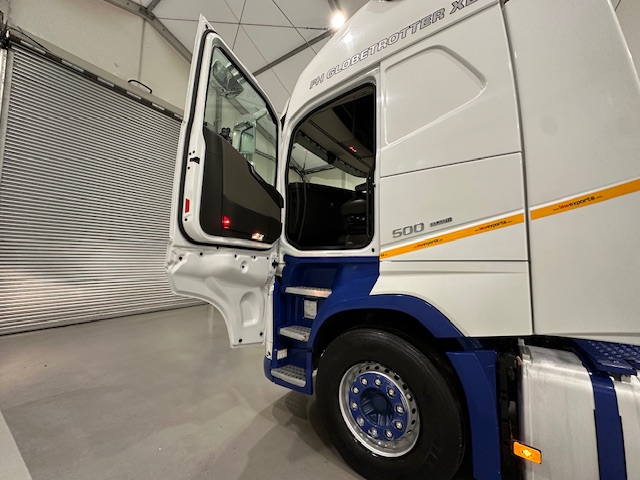 Volvo FH 500 6×2 Midlift Tractor Unit