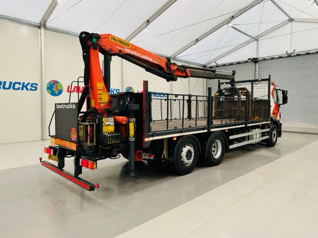 Iveco Stralis 310 6×2 Dropside Brick Grab