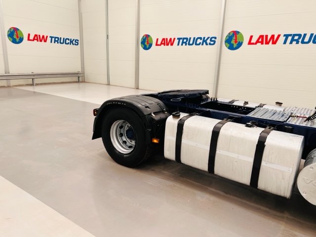 Volvo FH12 420 4×2 Sleeper Cab Tractor Unit