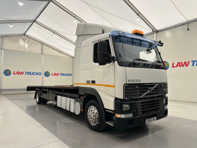Volvo FH12 420 4×2 Caravan Transporter