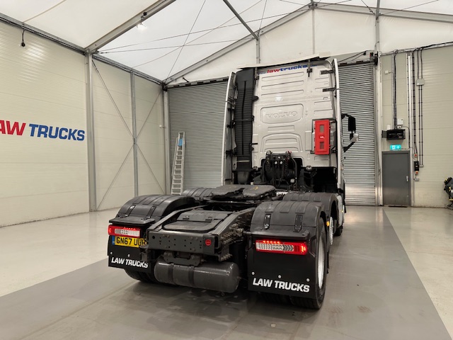 Volvo FH 500 6×2 Midlift Tractor Unit