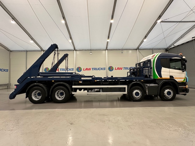Scania P370 8×4 Sleeper Cab Skip Loader