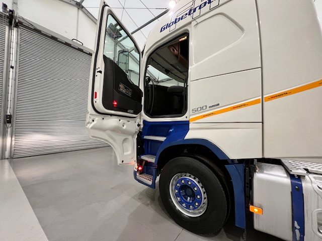 Volvo FH 500 6×2 Midlift Tractor Unit