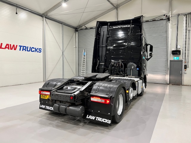 Volvo FH 500 6×2 Midlift Tractor Unit