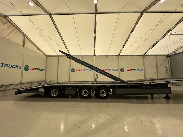 SDC Tri Axle Kicker Vehicle Carrier Lowloader