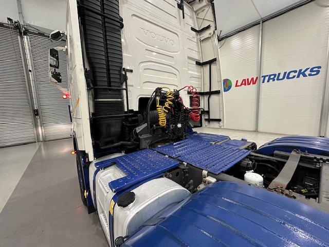 Volvo FH 500 6×2 Midlift Tractor Unit