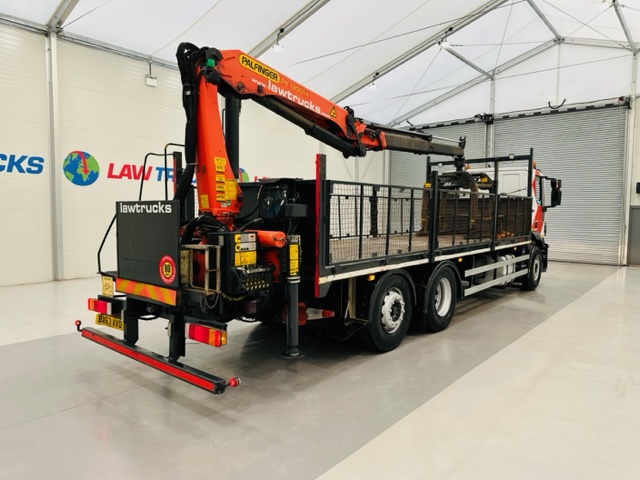 Iveco Stralis 310 6×2 Dropside Brick Grab