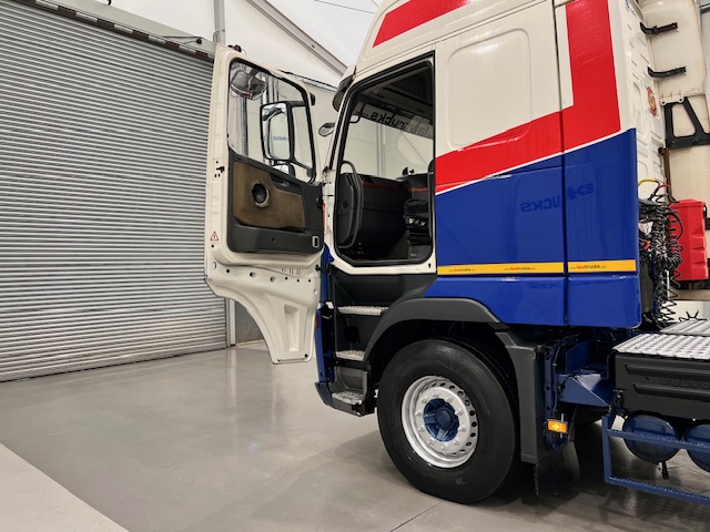 Volvo FH 480 6×2 Rear Lift Tractor Unit