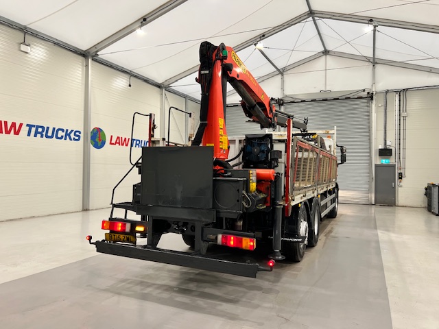 Iveco Stralis 310 6×2 Dropside Brick Grab