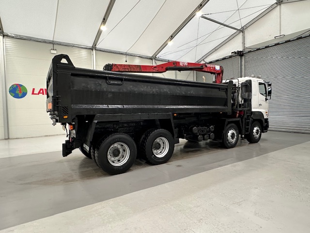 Hino 700 3241 8×4 Sleeper Cab Steel Tipper Grab