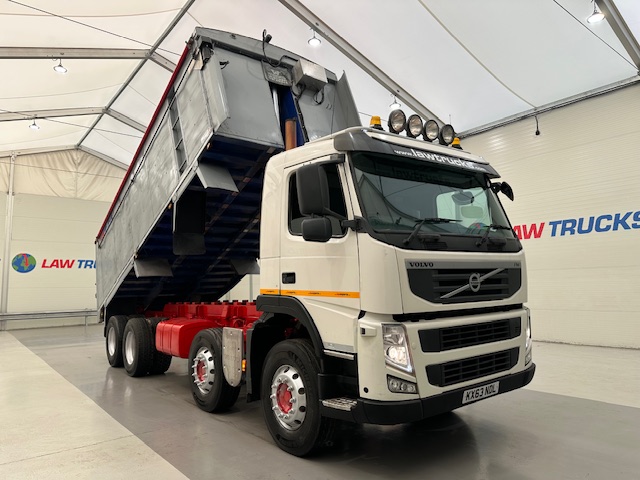 Volvo FM 380 8×4 Day Cab Tipper