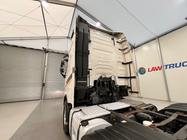 Volvo FH 500 6×2 Sleeper Cab Tractor Unit