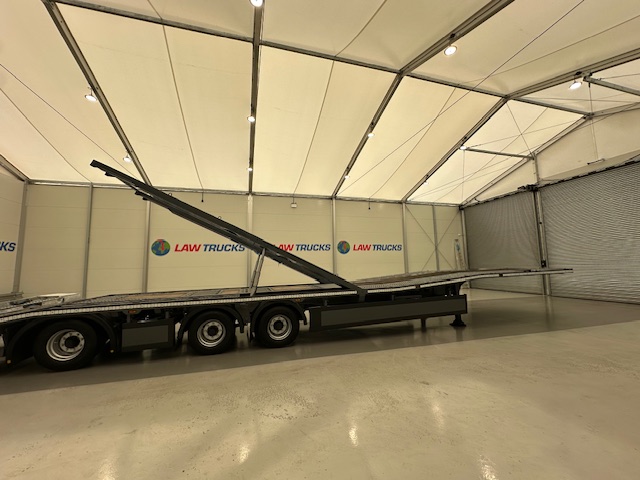 SDC Tri Axle Kicker Vehicle Carrier Lowloader