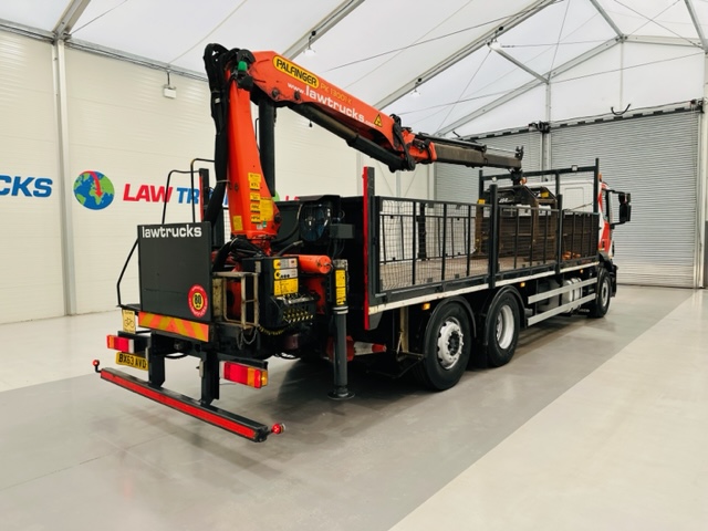 Iveco Stralis 310 6×2 Dropside Brick Grab