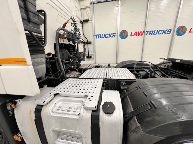 Volvo FH 460 6×2 Midlift Tractor Unit PTO