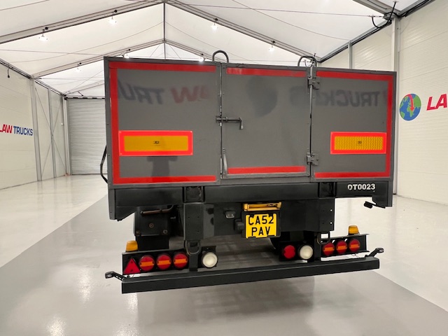Scania P270 6×2 10 Tyre Flatbed Drawbar Brick Grab