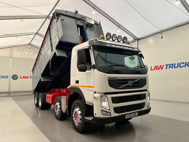 Volvo FM 380 8×4 Day Cab Tipper