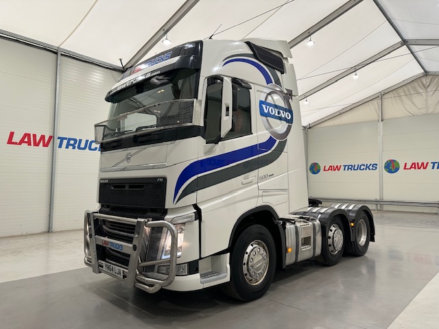 Volvo FH 500 6×2 Tractor Unit Safari Edition