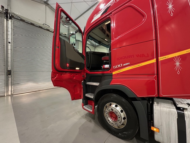Volvo FH 500 6×2 Sleeper Cab Tractor Unit