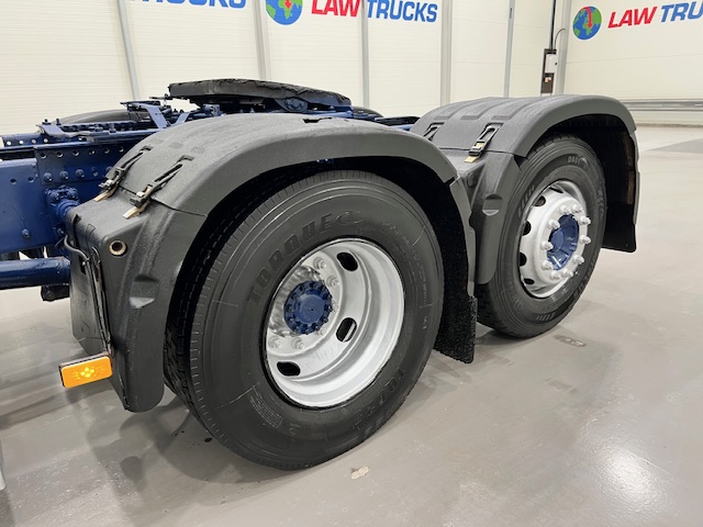 Volvo FH 480 6×2 Rear Lift Tractor Unit