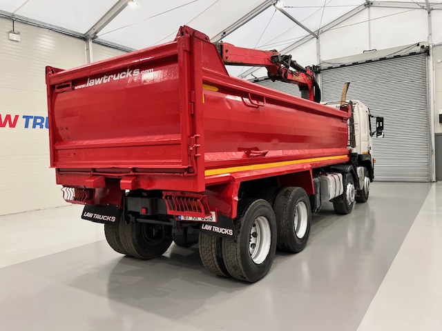 Volvo FM 400 8×4 Steel Tipper Grab Manual