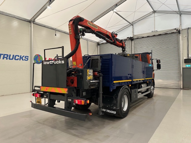 DAF LF 220 Day Cab Dropside Brick Grab