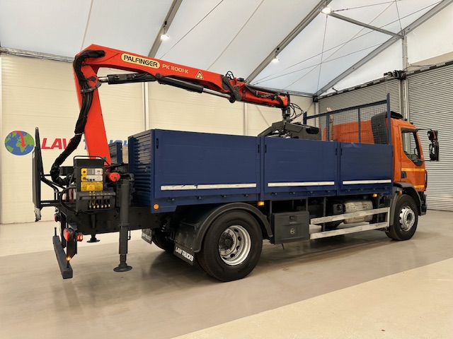 DAF LF 220 Day Cab Dropside Brick Grab