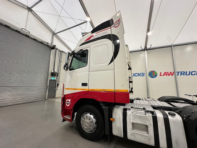 Volvo FH 520 6×2 Sleeper Cab Tractor Unit Manual