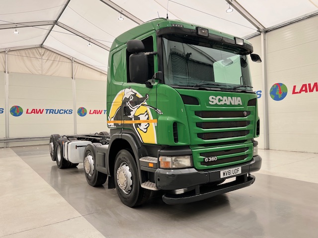 Scania G360 8×2 Sleeper Chassis Cab