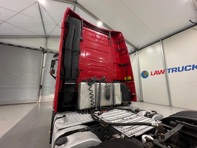 Volvo FH 500 6×2 Sleeper Cab Tractor Unit