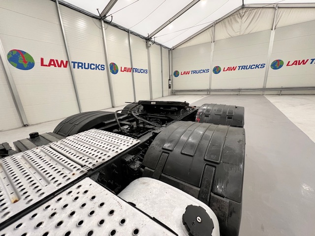 Volvo FH 460 6×2 Midlift Tractor Unit PTO