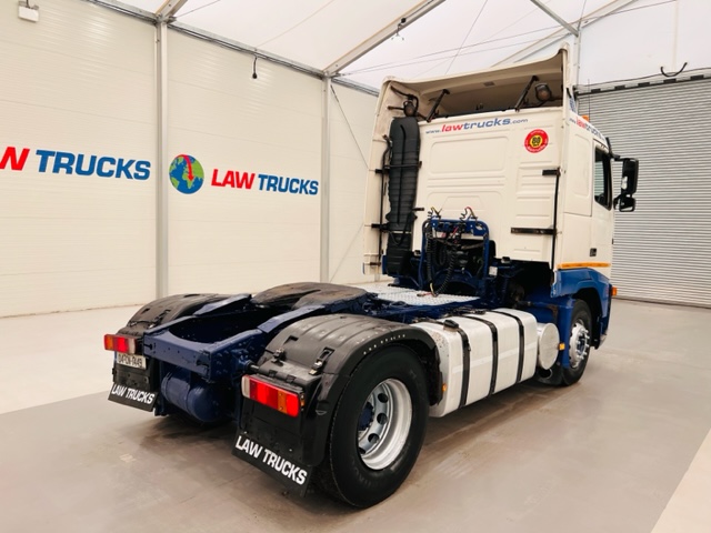 Volvo FH12 420 4×2 Sleeper Cab Tractor Unit