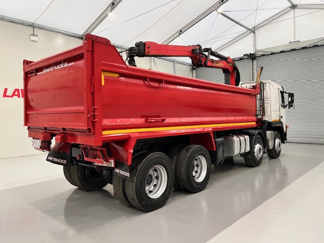 Volvo FM 400 8×4 Steel Tipper Grab Manual