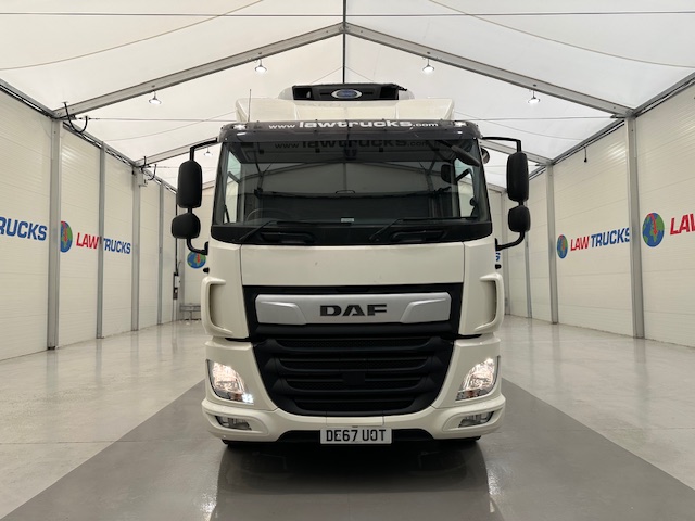 DAF CF 370 6×2 Sleeper Cab Fridge Box