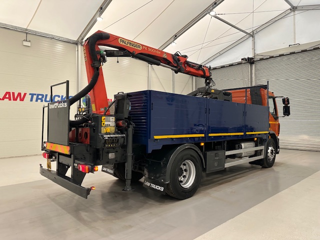 DAF LF 220 Day Cab Dropside Brick Grab