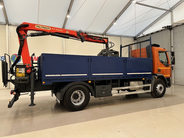 DAF LF 220 Day Cab Dropside Brick Grab