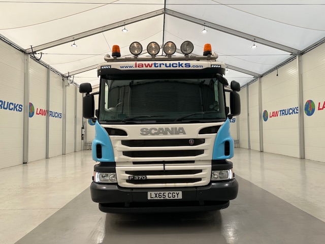 Scania P370 8×4 Sleeper Cab Skip Loader