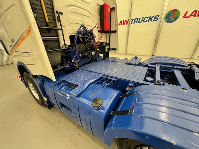 Volvo FH 500 6×2 Midlift Tractor Unit
