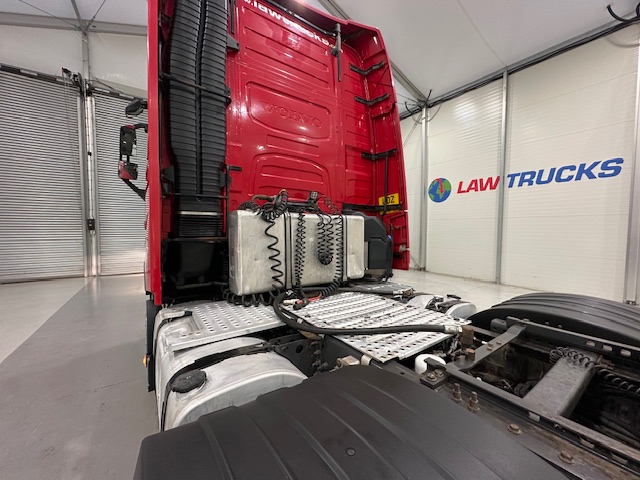 Volvo FH 500 6×2 Sleeper Cab Tractor Unit
