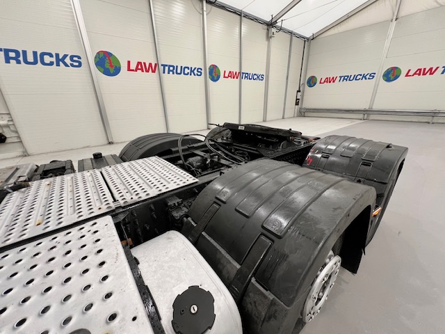 Volvo FH 460 6×2 Midlift Tractor Unit PTO