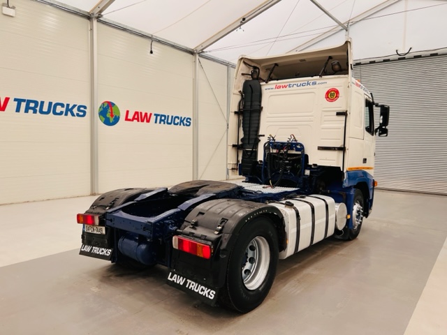 Volvo FH12 420 4×2 Sleeper Cab Tractor Unit