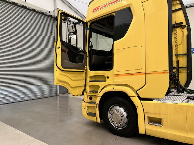 Scania S450 6×2 Midlift Highline Tractor Unit