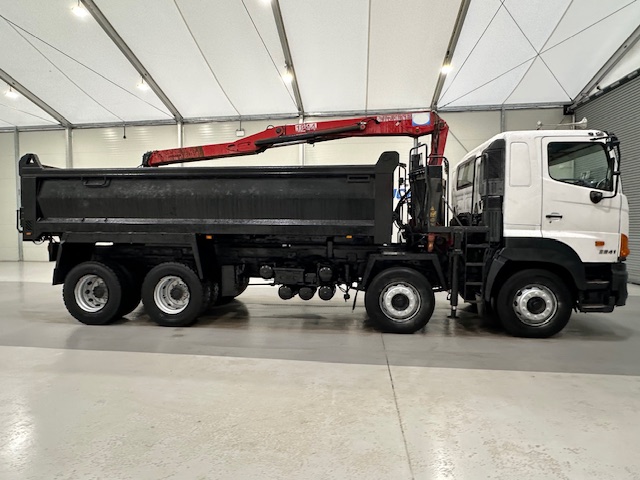 Hino 700 3241 8×4 Sleeper Cab Steel Tipper Grab