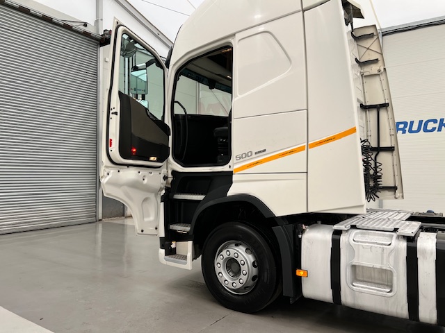 Volvo FH 500 6×2 Midlift Tractor Unit