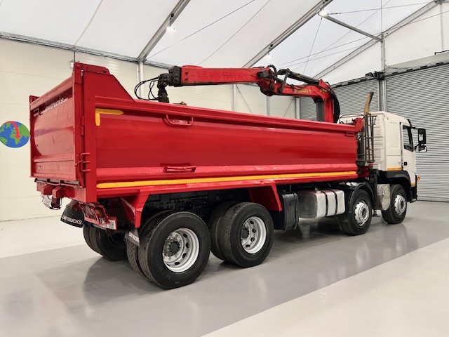 Volvo FM 400 8×4 Steel Tipper Grab Manual